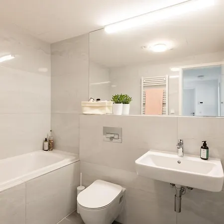Apartment Contemporary With Garage Parking Prague